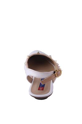 Women flat sandals  White back strap 4