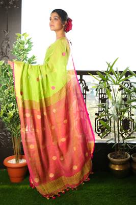 Light Green Pure Linen Saree With Pink Pallu And Zari Border 2