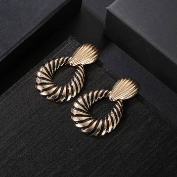 Black earrings 2