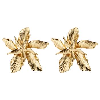 Gold earrings 1
