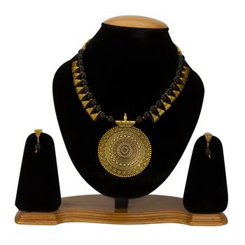 Black necklaces 1