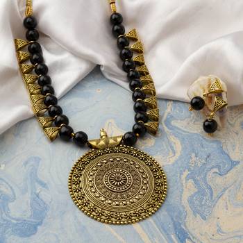 Black necklaces 3
