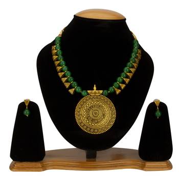 Green necklaces 1
