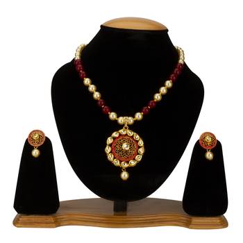 Red necklaces 1