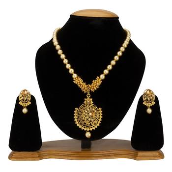 Gold necklaces 1