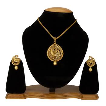 Gold necklaces 1