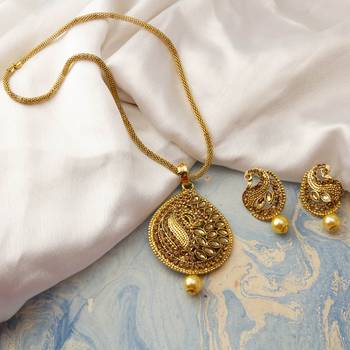 Gold necklaces 2