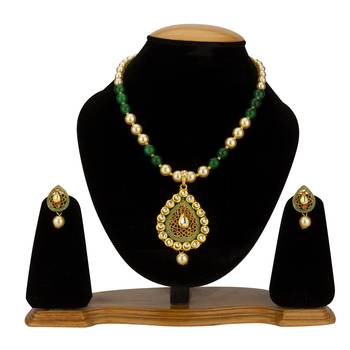 Green necklaces 1