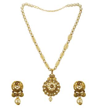 Gold necklaces 3