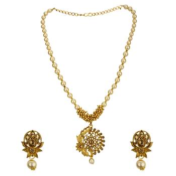 Gold necklaces 3