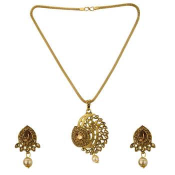 Gold necklaces 3
