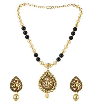 Black necklaces 3
