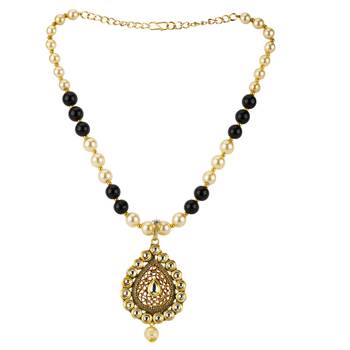 Black necklaces 4