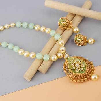 Green necklaces 2