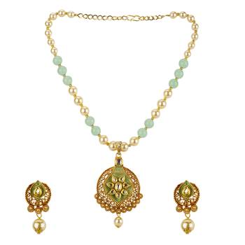 Green necklaces 3