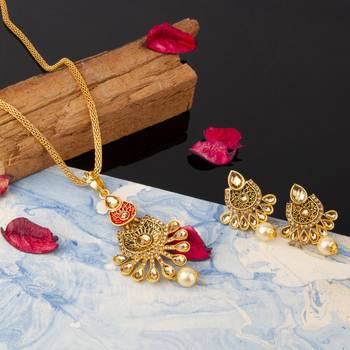 Gold necklaces 2