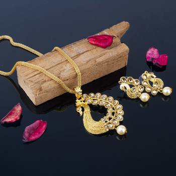 Gold necklaces 2