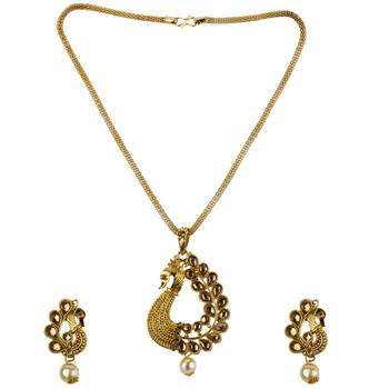 Gold necklaces 3