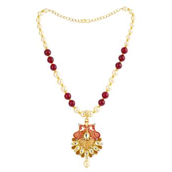 Red necklaces 4