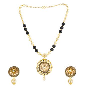 Black necklaces 1
