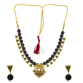 Black necklaces 1