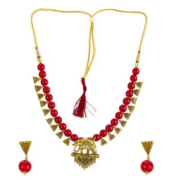 Red necklaces 1