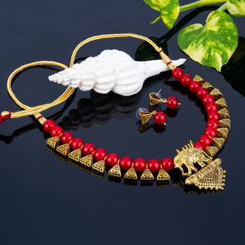 Red necklaces 2