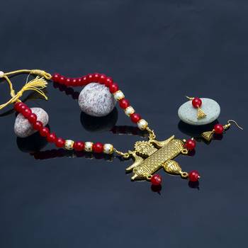 Red necklaces 2