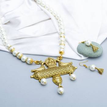 White necklaces 3