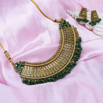 Green necklaces 1