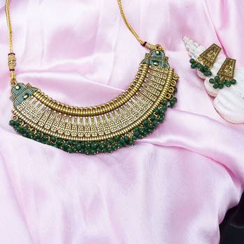 Green necklaces 3