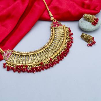 Red necklaces 1