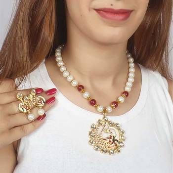 White necklaces 2