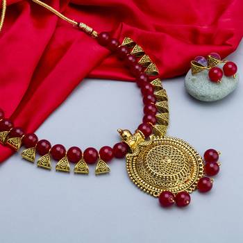 Red necklaces 3
