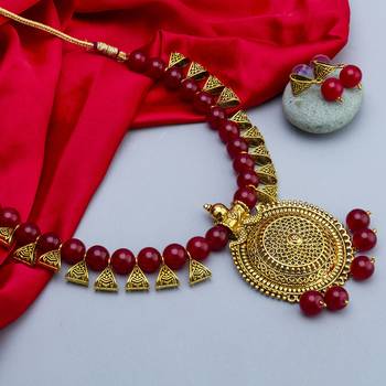 Red necklaces 4