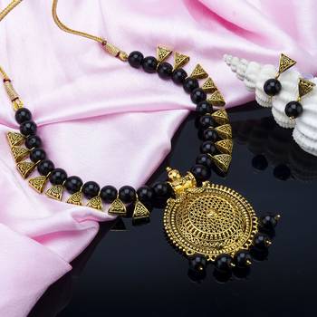 Black necklaces 2
