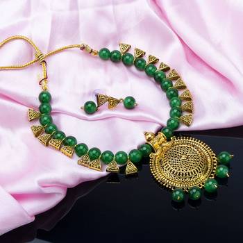 Green necklaces 4