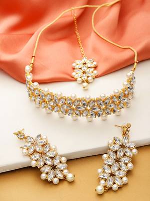 Gold necklaces 3
