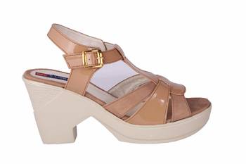 Women brown colored back strap   block heel sandals 2