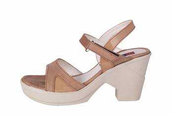 Women brown colored back strap   block heel sandals 3