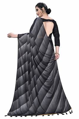 Black printed silk blend saree with blouse 4