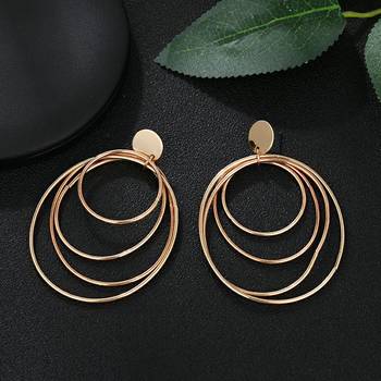 Gold earrings 4