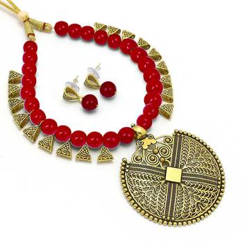 Red necklaces 2