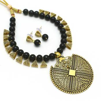 Black necklaces 1
