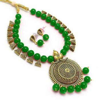 Green necklaces 1