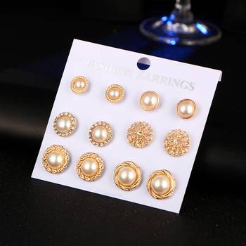 Gold earrings 3