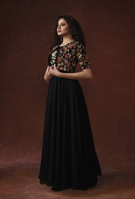 Black Lycra & Slub Silk Resham Embroidery, hand work on koti with glitterring 3D Flower Gown 2