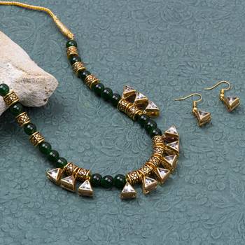 Green necklaces 3