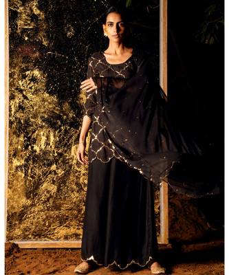 Vihari Black embroidered cotton silk kurta-sets 1