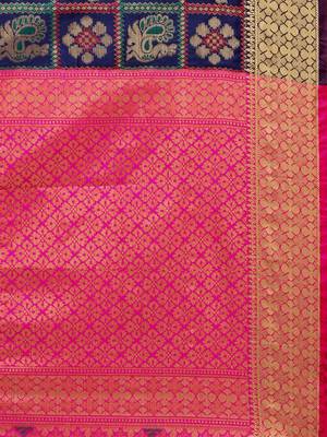 Navy blue woven kanchipuram silk saree with blouse 3